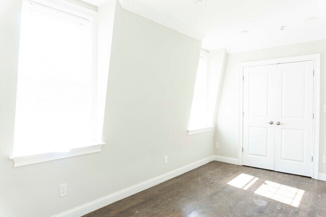 39 Monmouth St unit 3, Boston, MA 02128 - photo 4