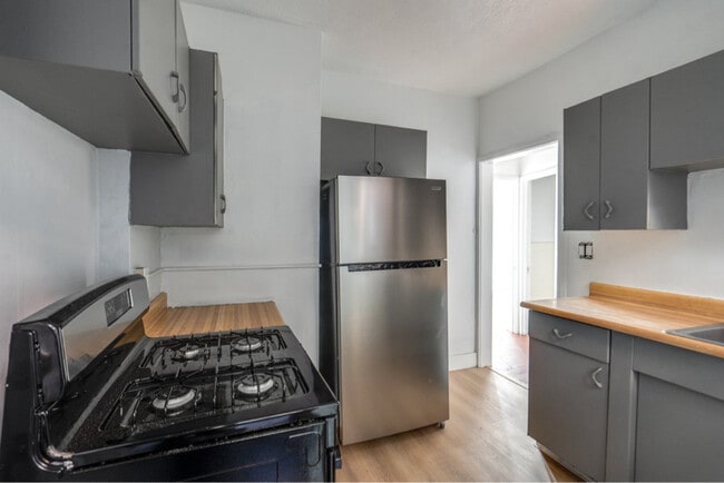 2828 S Moreland Blvd unit 3, Cleveland, OH 44120 - photo 7