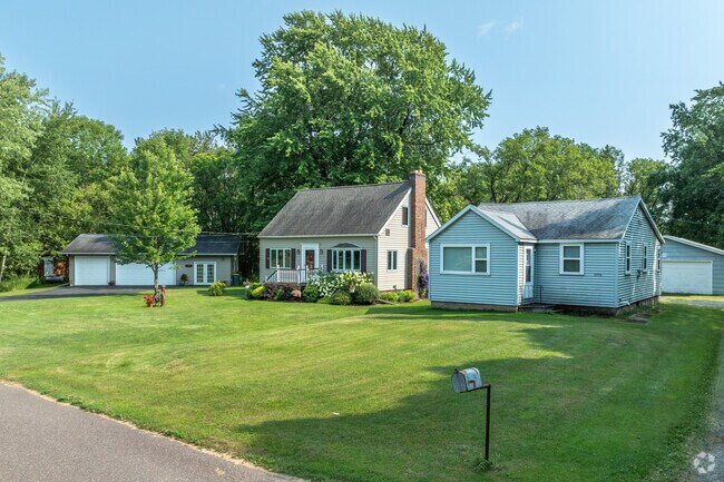 There are many smaller cottages in the Fond Du Lac neighborhood.