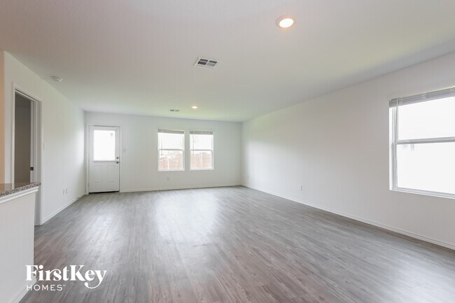 1923 Morse Way, San Antonio, TX 78227 - photo 4