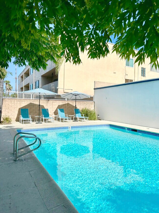 14315 Chandler Blvd, Van Nuys, CA 91401