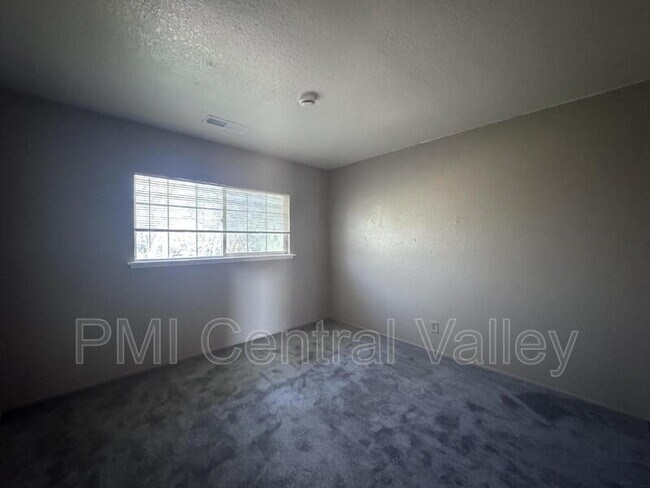 417 Sutter St unit D, Manteca, CA 95336 - photo 6