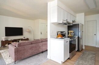 15994 E Burnside St, Portland, OR 97233