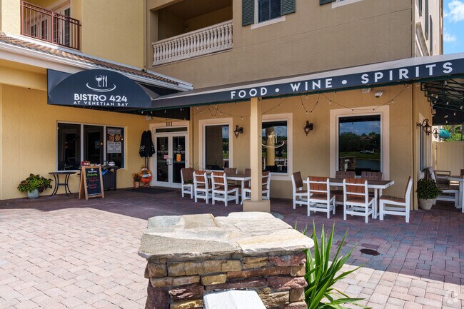 Bistro 424 at Venetian Bay offers great lunch and dinner minutes from Sugar Mill.