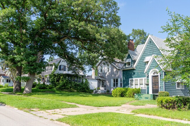 Beautiful homes in Vernon Heights, each with its own unique style and welcoming charm.