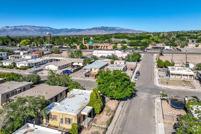 Clayton Heights-Lomas del Cielo is an affordable little neighborhood encompassing much of the CNM main campus and multiple UNM facilities,