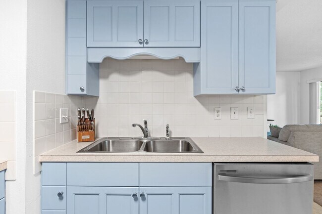 308 Miracle Strip Pkwy SW, Fort Walton Beach, FL 32548 - photo 6