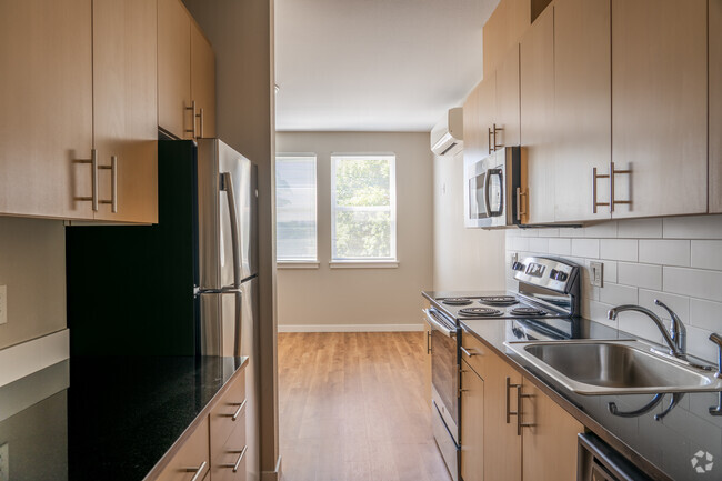 Studio, 1BA, - 369SF - Kitchen