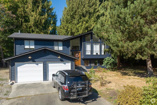 Turtle Rock blends midcentury charm with new construction options.