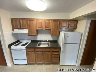 12 Brattle Dr Unit 3, Arlington, MA 02474