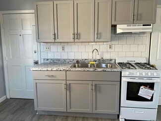 57 Walnut St, Tiverton, RI 02878