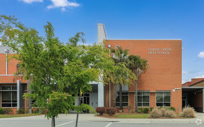 Goose Creek High School is conveniently located in the heart of this community in Goose Creek.