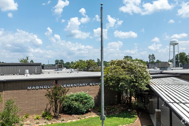 Magnolia Elementary School received a B- grade from Niche.