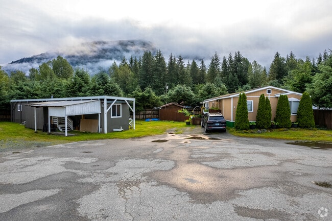 North Douglas homes offer a sense of seclusion while still being within reach of amenities.