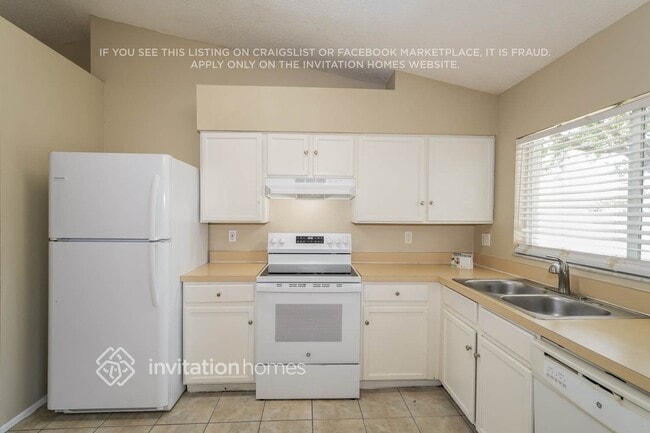 1214 Blufield Ave, Brandon, FL 33511 - photo 7