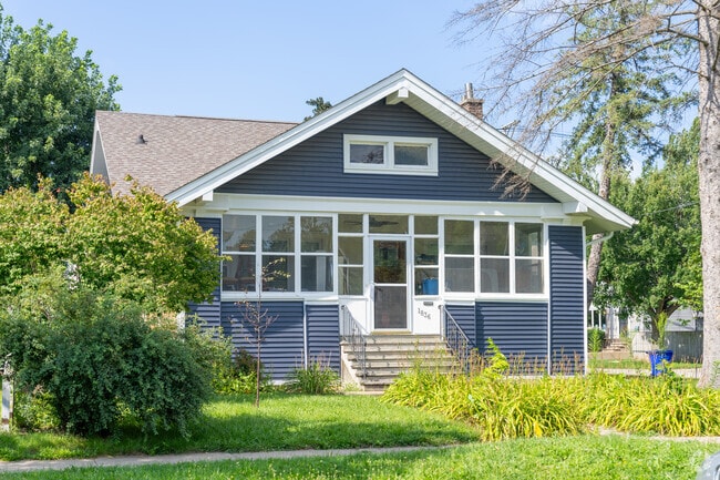 Most homes in Wellington Heights have lush front gardens with plenty of trees and shade.