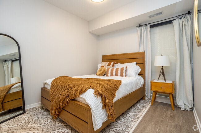 Digs on Park Ave, Omaha, NE 68105 - photo 4