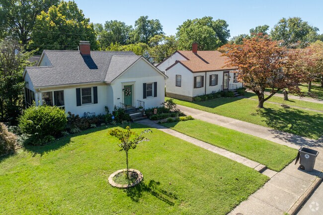 You will see a lot of variety in the colors and exteriors of homes in Gum-Bayard Park.