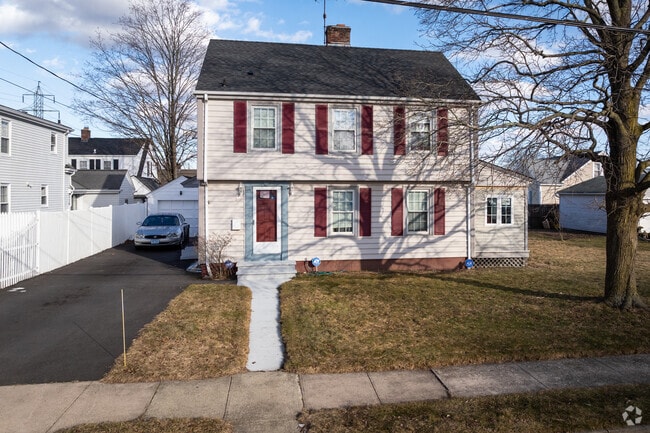 Discovering charming raise ranch homes in Darlington, RI.