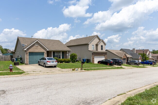 Homebuyers looking for a home in Bradford Place can expect to spend around $176 per square foot.