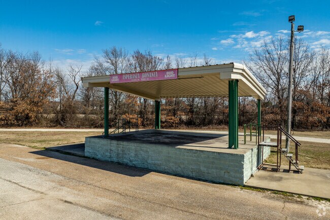 Marion hosts Esperanza Bonanza, an annual festival with fair rides, music, games, food, and more.