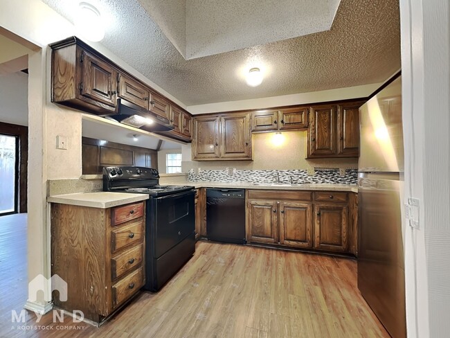 11809 Garden Terrace Dr, Dallas, TX 75243 - photo 5