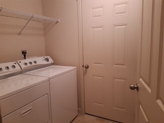 10664 NE Holly St Unit 102, Hillsboro, OR 97006