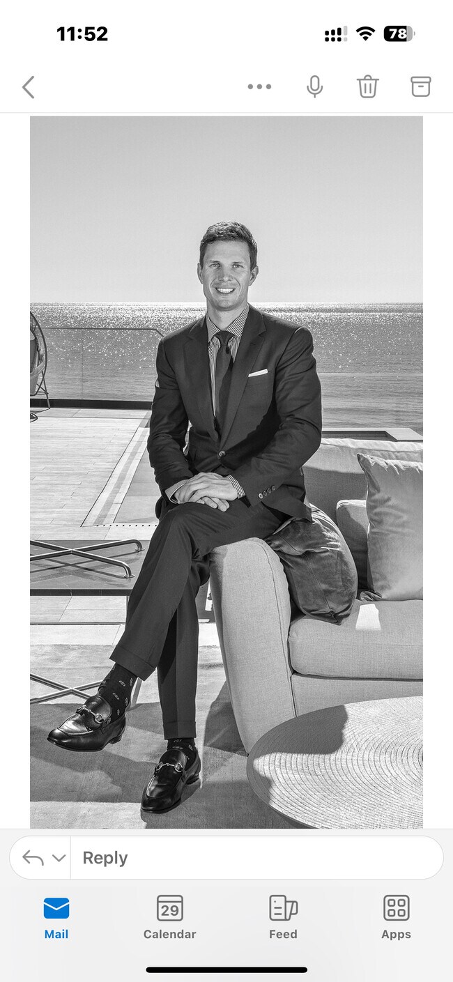 Agent Photo