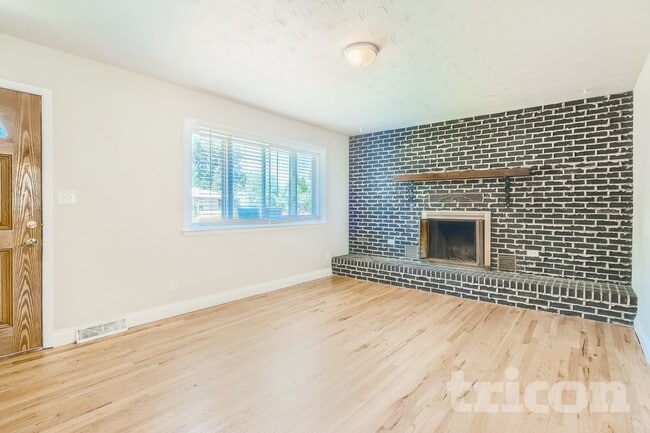 432 28th Ave Ct, Greeley, CO 80634 - photo 4