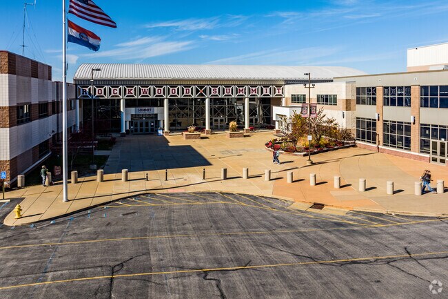 Rockwood Summit High has a variety internship programs.