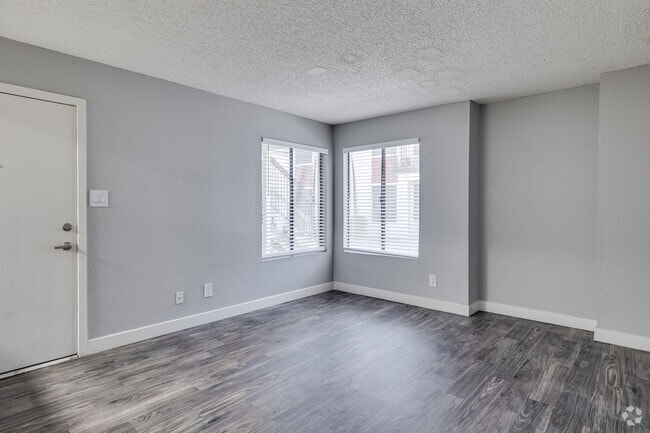 1BR, 1BA - 650SF