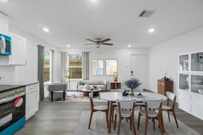 8011 Caddo Rd, Houston, TX 77078 - photo 3