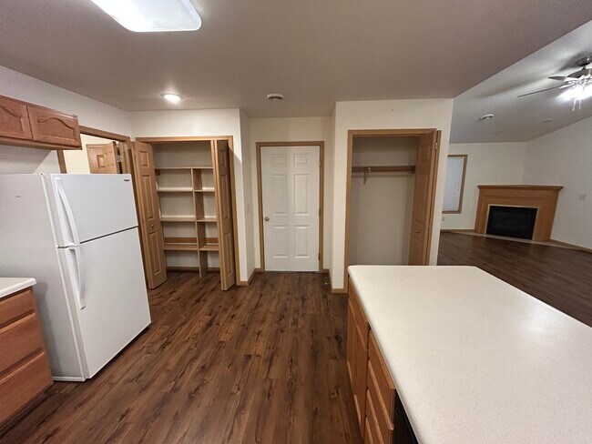 4810 Southridge Ct unit 1, Eau Claire, WI 54701 - photo 4