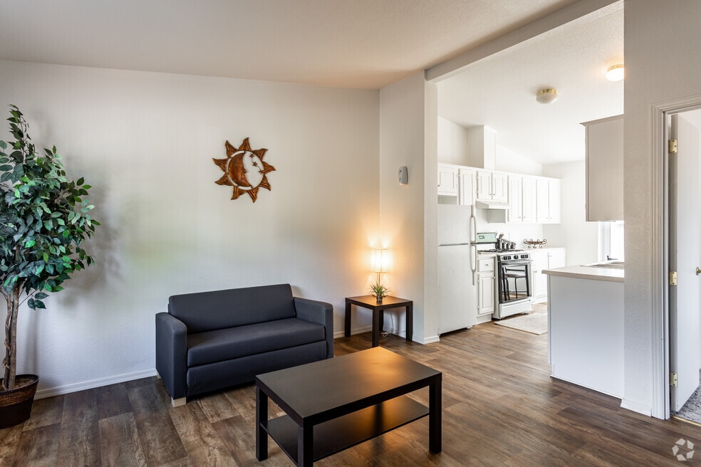 Millpond Village Apartments, Flagstaff, AZ 86001 - photo 1