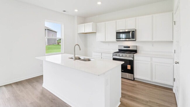 6564 Walnut Ct, Wonder Lake, IL 60097 - photo 5