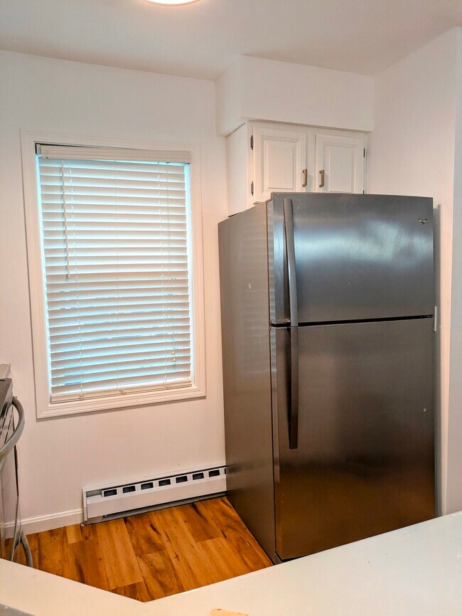 Fully applianced kitchen