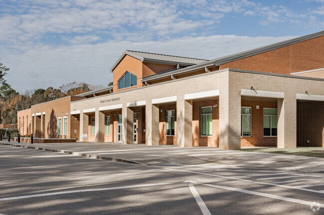 Bowen's Corner Elementary is a public school in Hanahan, North Charleston.