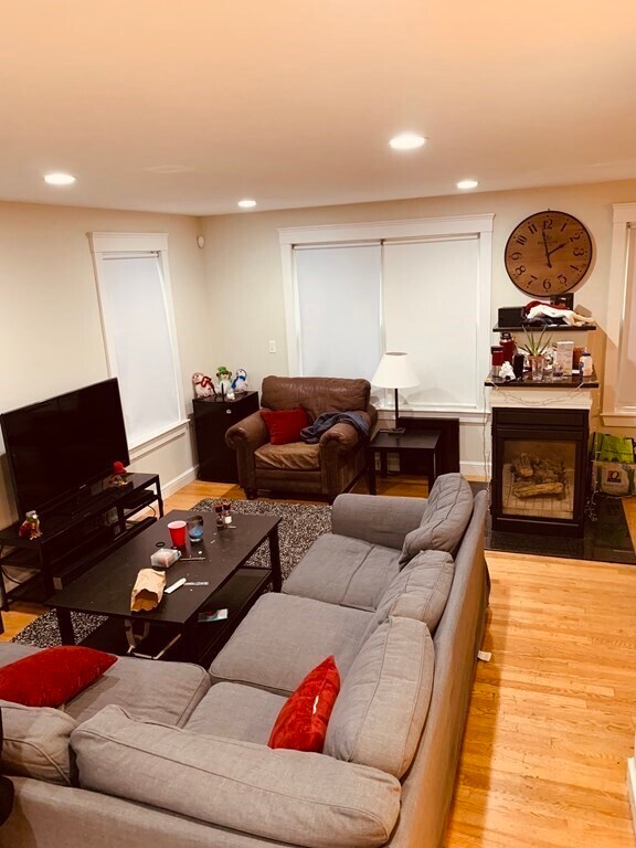 27 Iroquois St unit 1, Roxbury Crossing, MA 02120 - photo 5