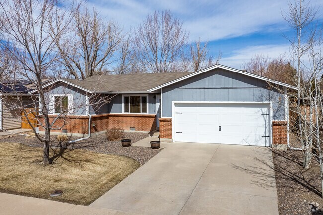 Trailside homes often have attached garges.