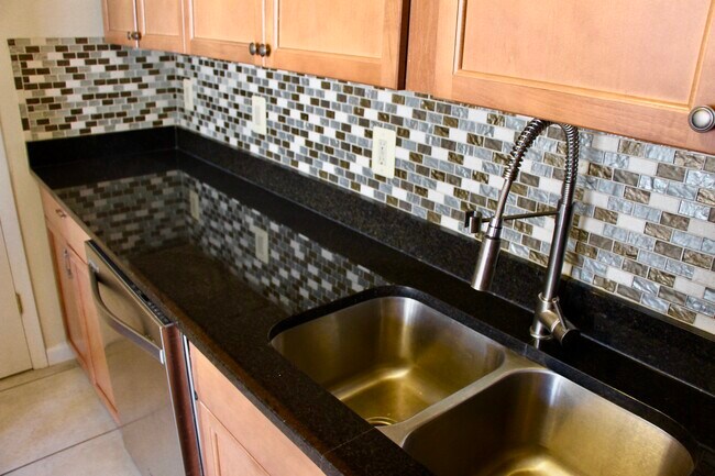 526 St Paul St unit 3, Baltimore, MD 21202 - photo 6