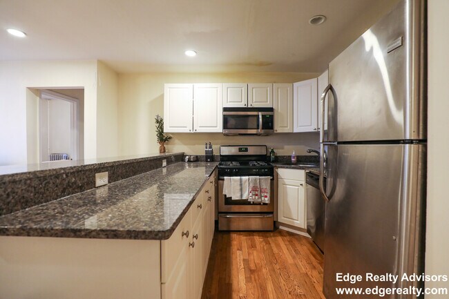 150 Freeman St unit 2, Brookline, MA 02446 - photo 5