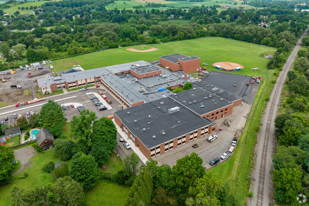 Homer Junior High School is also in the same building as the Intermediate school.