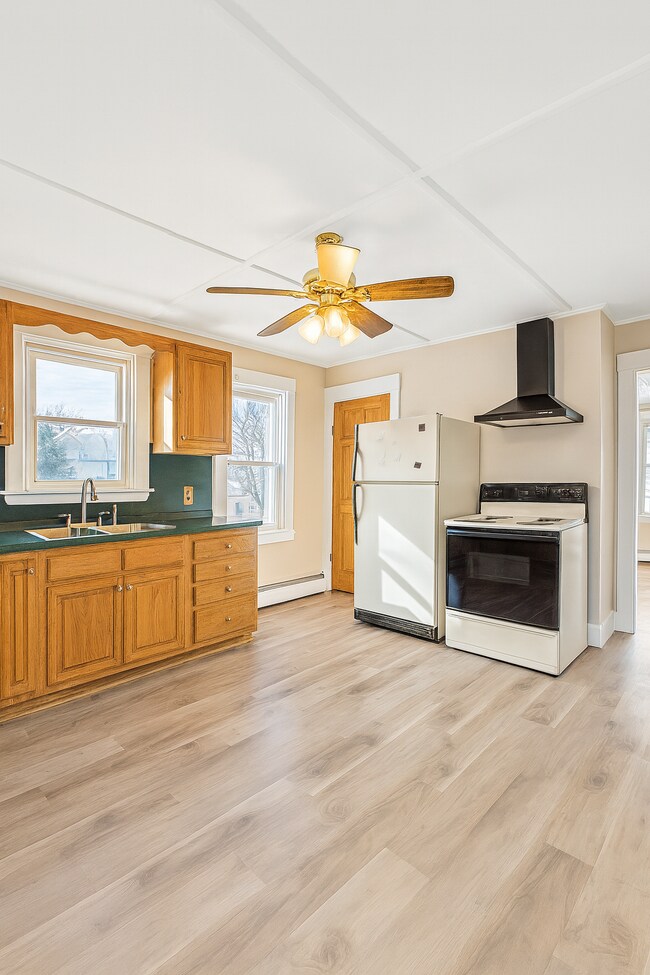 194 Water St unit 1, Waterville, ME 04901 - photo 3