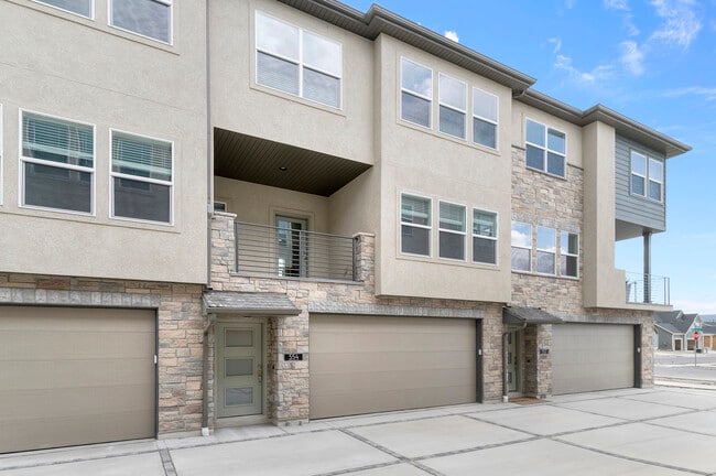 554 N Buffalo Grass Ln, Lindon, UT 84042 - photo 4