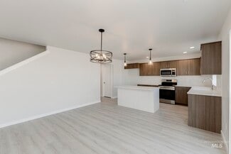 3895 E Jamestown Dr, Nampa, ID 83686