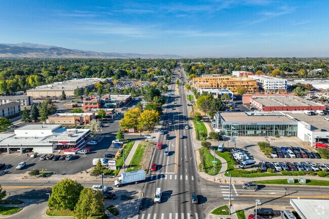 To the southwest of Palo Park, 28th Street has a commercial corridor lined with retail.