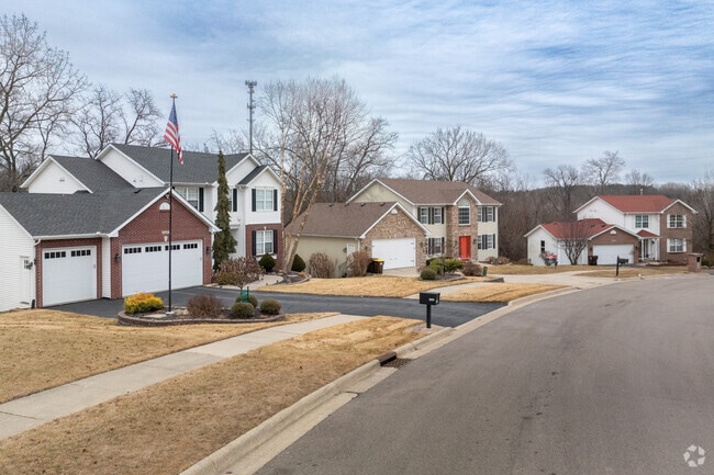 Machesney Park’s median home price of $185,000 is below the IL state median of $289,000.