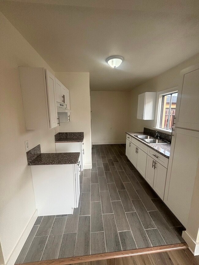 317 E 61st St, Long Beach, CA 90805 - photo 4