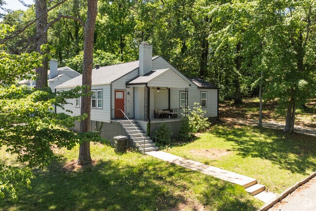 Shaded by towering pines and oaks, the homes in Delowe-Connally blend into the landscape.