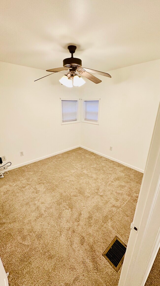 70 E Cleveland Ave unit 3, Morrisville, PA 19067 - photo 6